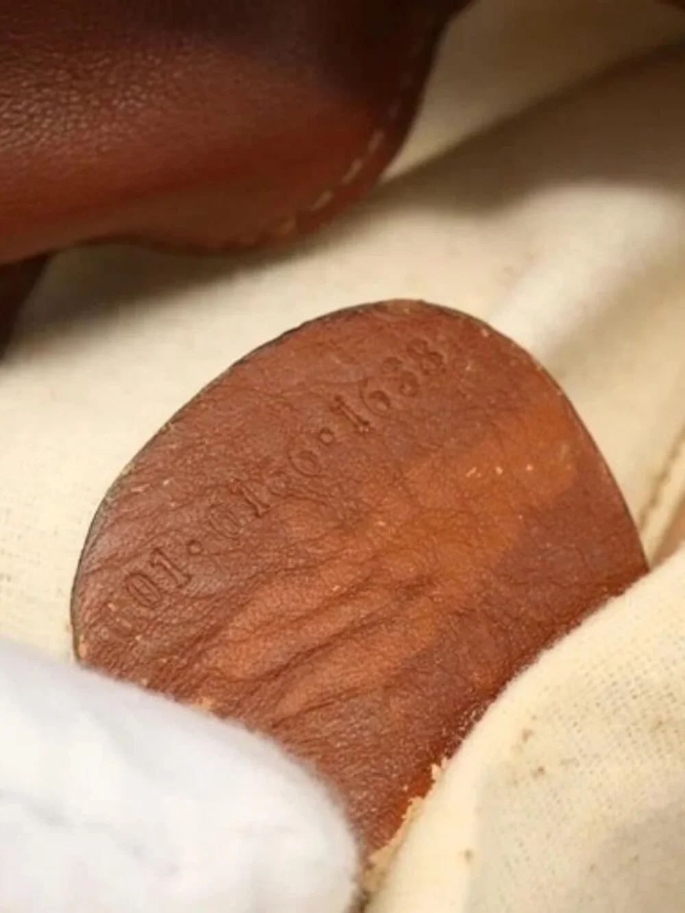 Gucci brand	gucci color	brown